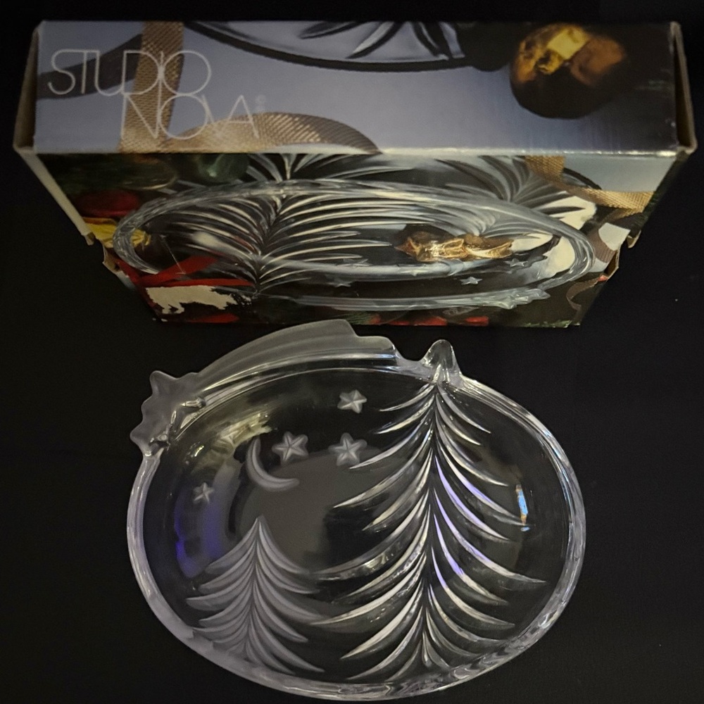 Studio Nova Frosted Glass Art Plate with Tree and Star Design
